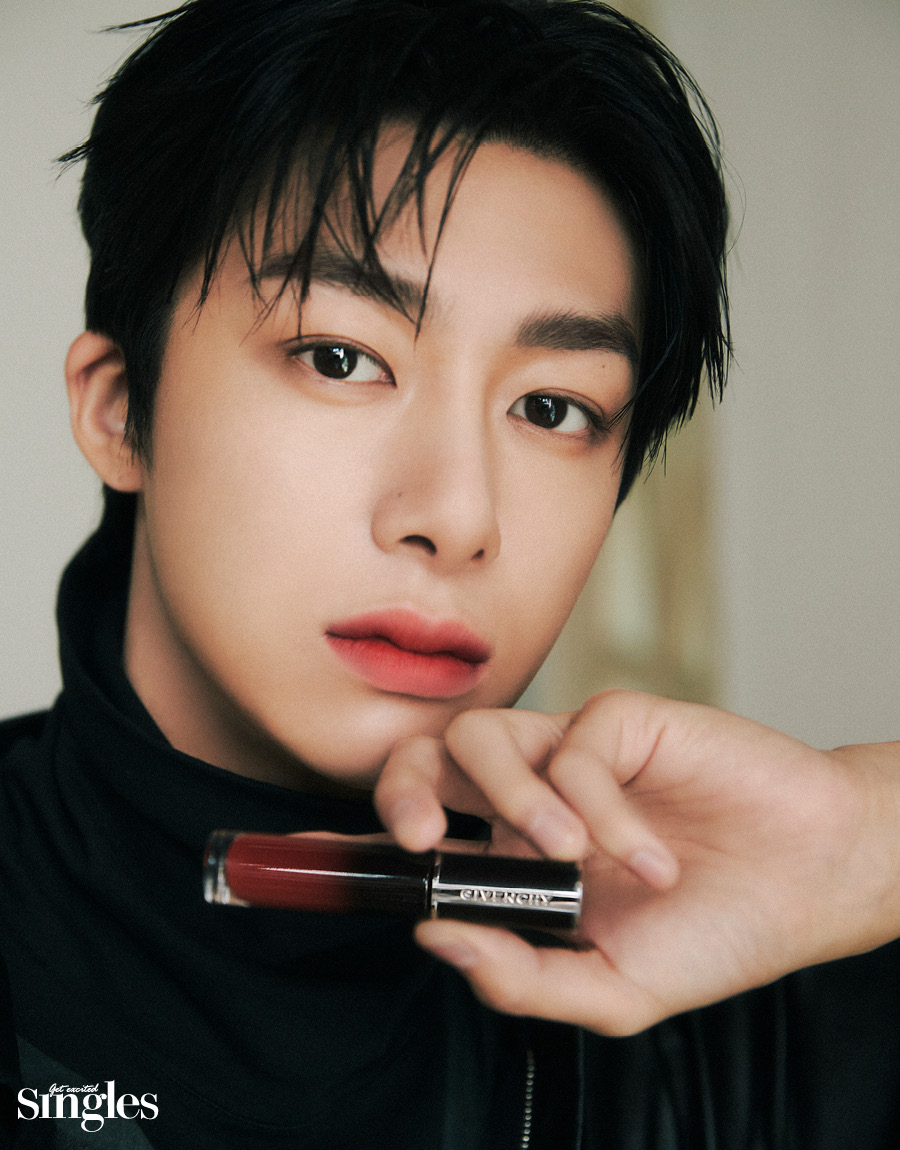 몬스타엑스 형원과 지방시 뷰티 르 루즈 엥뗴르디 크림벨벳이 등장하는 싱글즈 화